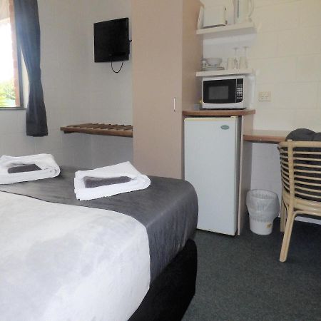 Banjo Paterson Motor Inn Таунсвилл Экстерьер фото
