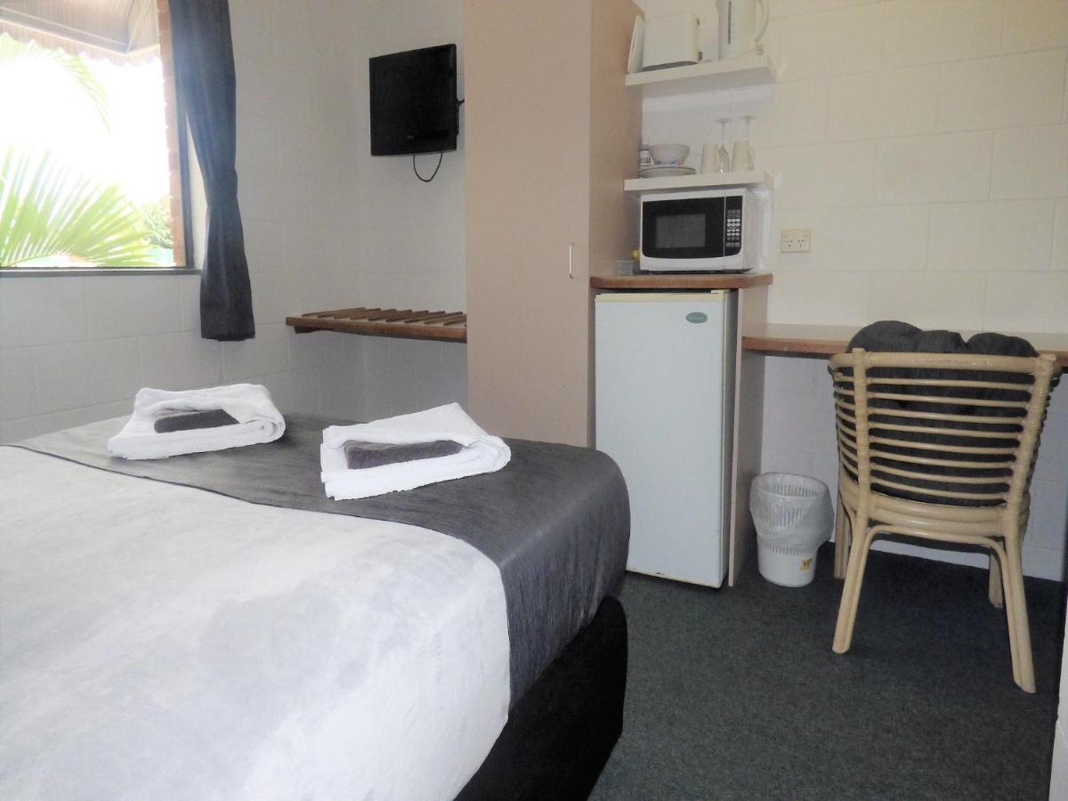 Banjo Paterson Motor Inn Таунсвилл Экстерьер фото