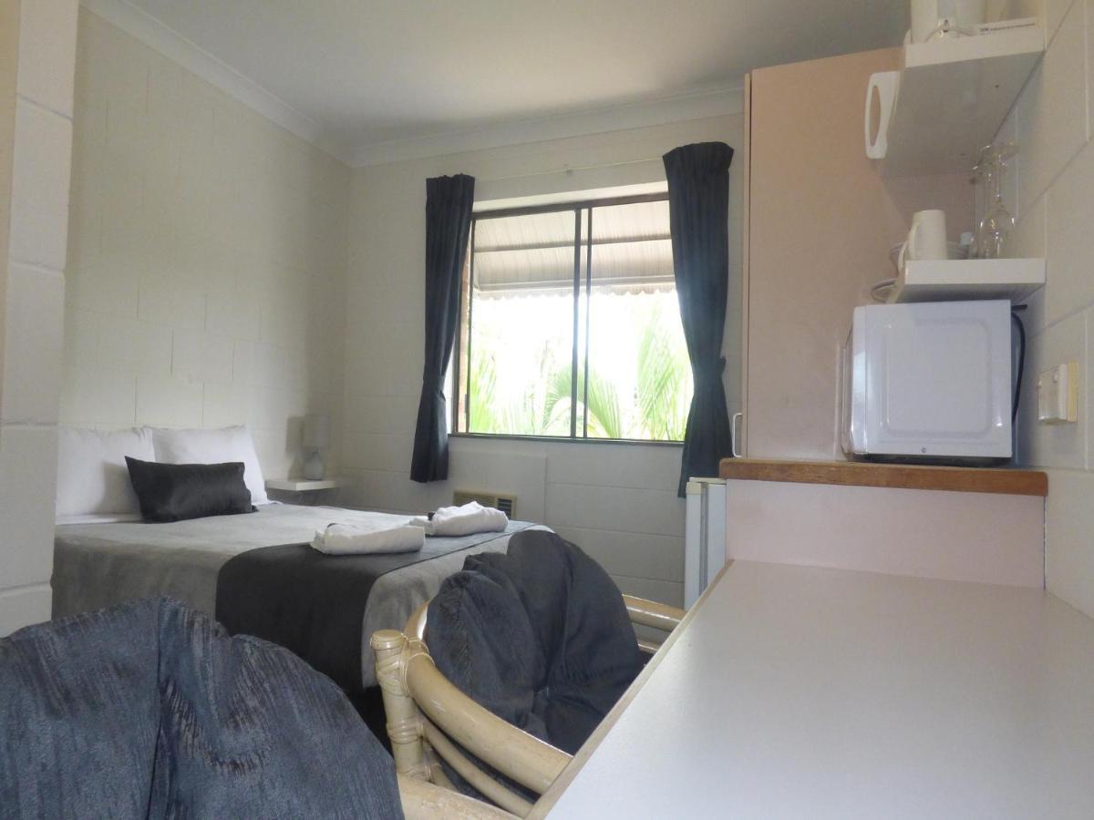 Banjo Paterson Motor Inn Таунсвилл Экстерьер фото