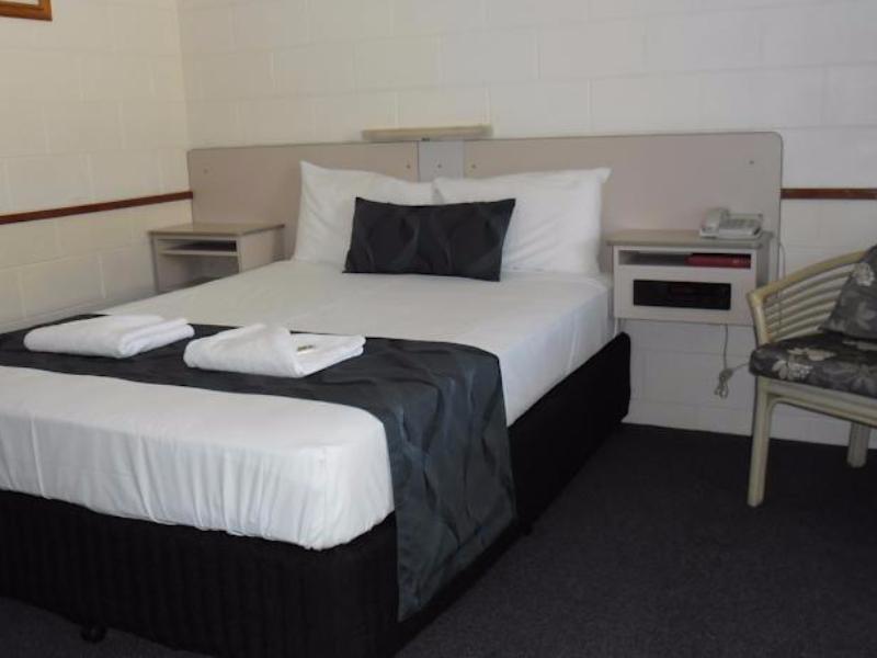 Banjo Paterson Motor Inn Таунсвилл Экстерьер фото