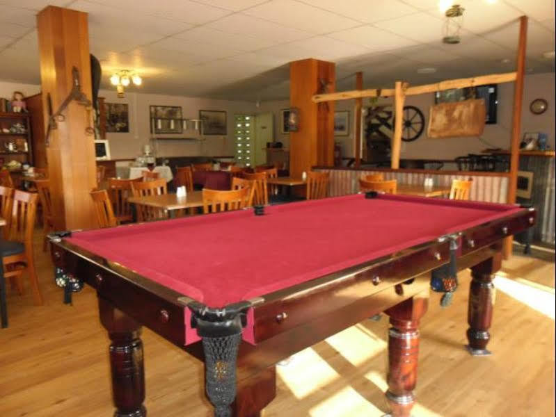 Banjo Paterson Motor Inn Таунсвилл Экстерьер фото