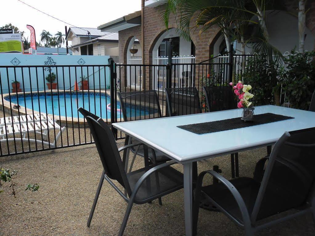Banjo Paterson Motor Inn Таунсвилл Экстерьер фото