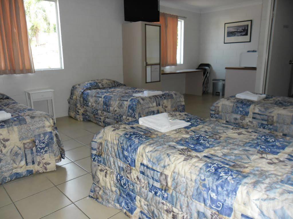 Banjo Paterson Motor Inn Таунсвилл Экстерьер фото