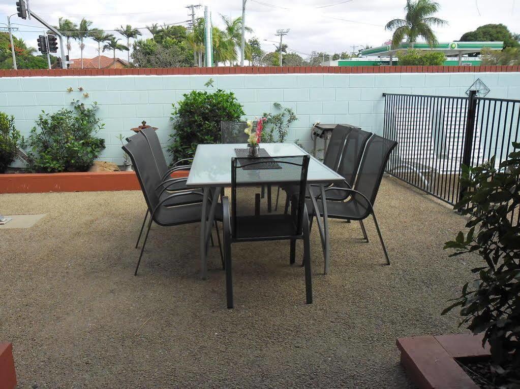 Banjo Paterson Motor Inn Таунсвилл Экстерьер фото