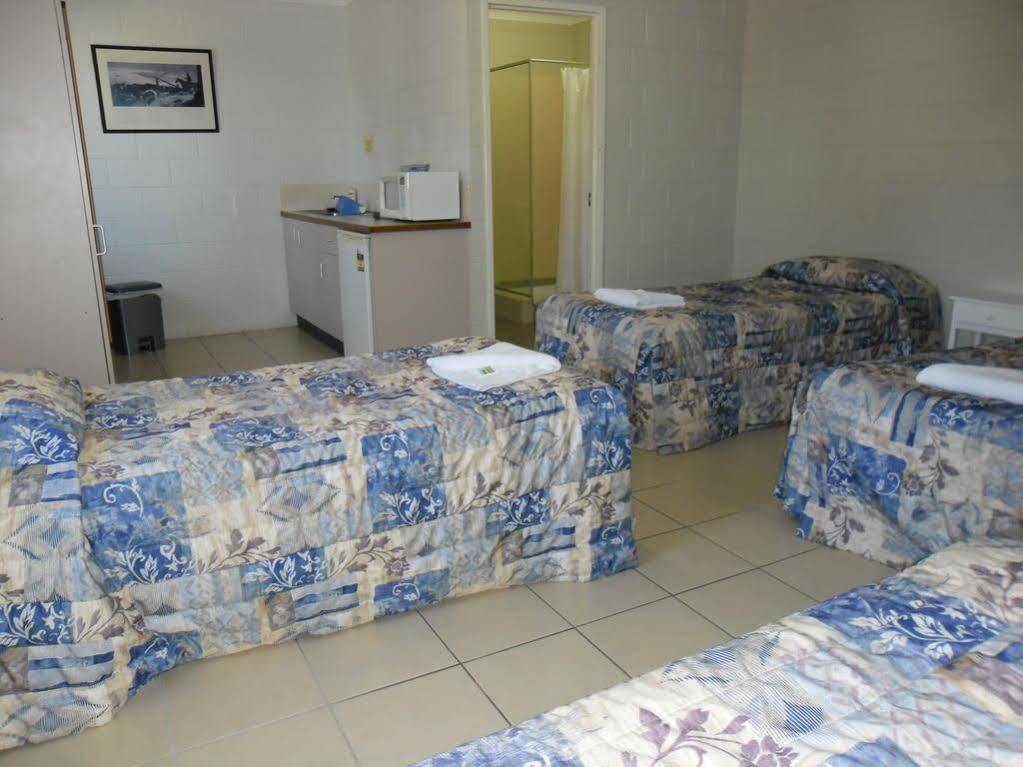 Banjo Paterson Motor Inn Таунсвилл Экстерьер фото