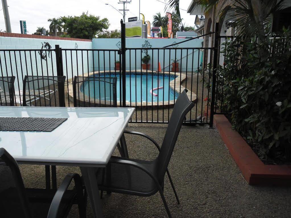 Banjo Paterson Motor Inn Таунсвилл Экстерьер фото