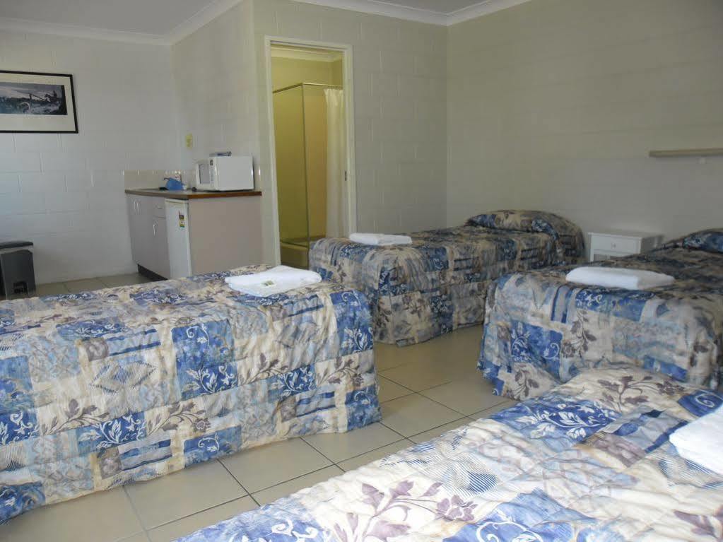 Banjo Paterson Motor Inn Таунсвилл Экстерьер фото