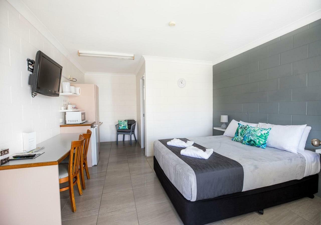 Banjo Paterson Motor Inn Таунсвилл Экстерьер фото