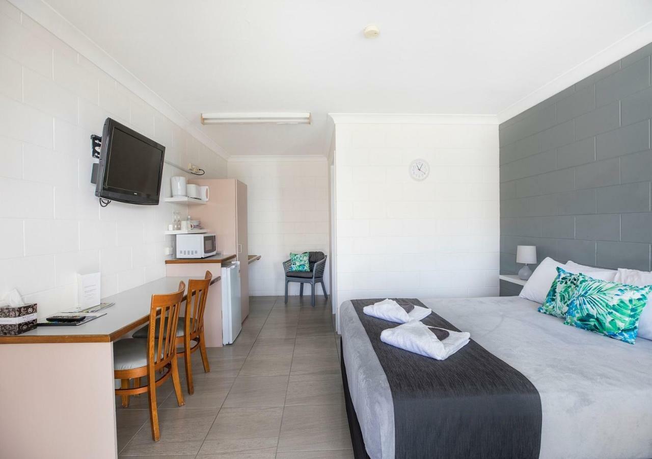 Banjo Paterson Motor Inn Таунсвилл Экстерьер фото