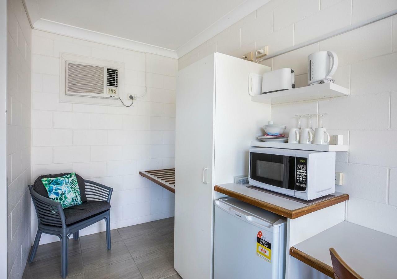 Banjo Paterson Motor Inn Таунсвилл Экстерьер фото