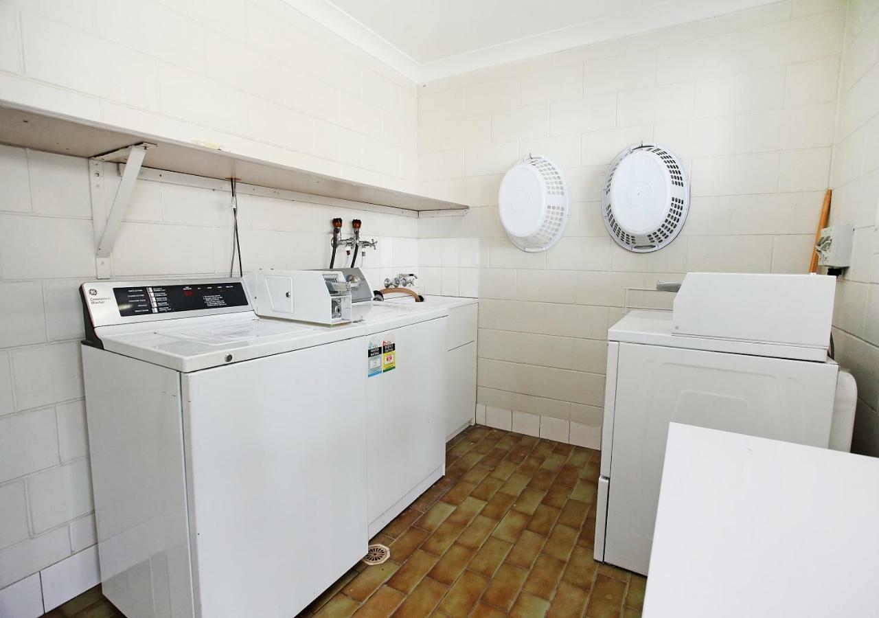 Banjo Paterson Motor Inn Таунсвилл Экстерьер фото