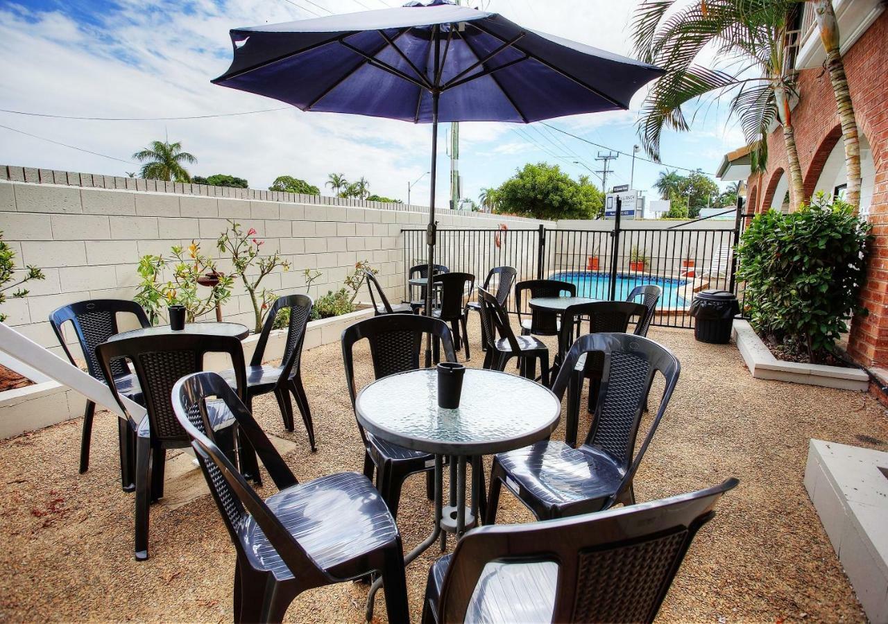 Banjo Paterson Motor Inn Таунсвилл Экстерьер фото