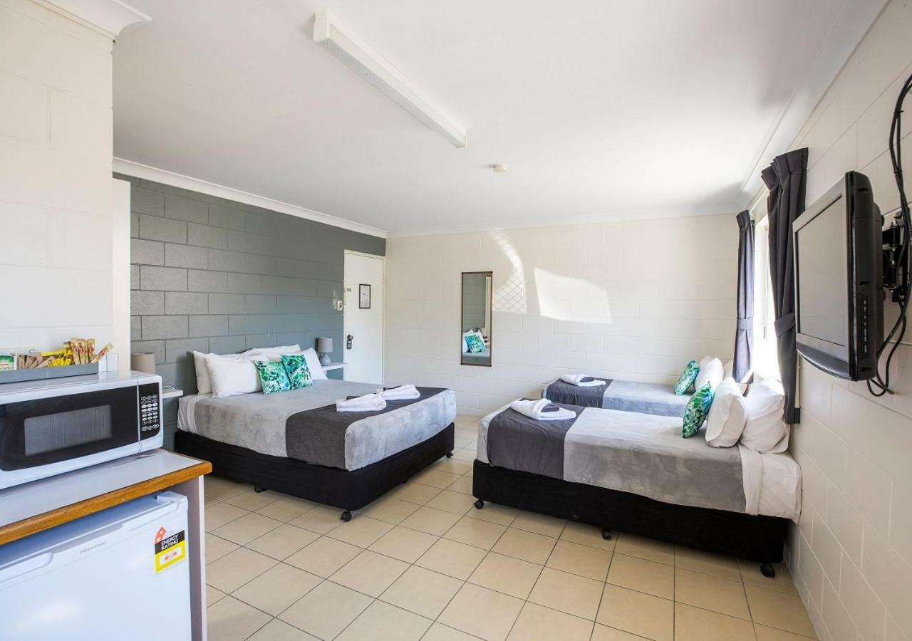 Banjo Paterson Motor Inn Таунсвилл Экстерьер фото