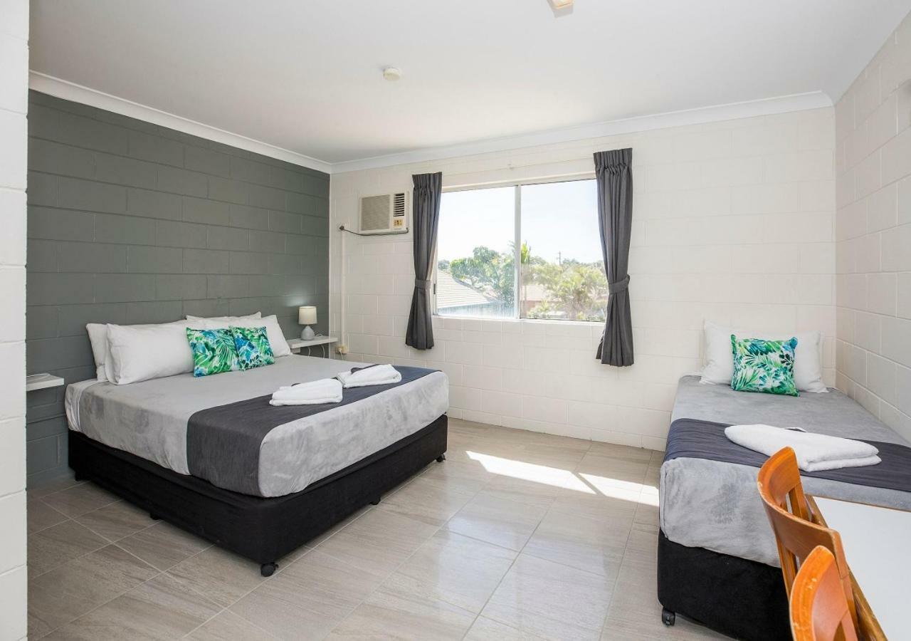 Banjo Paterson Motor Inn Таунсвилл Экстерьер фото