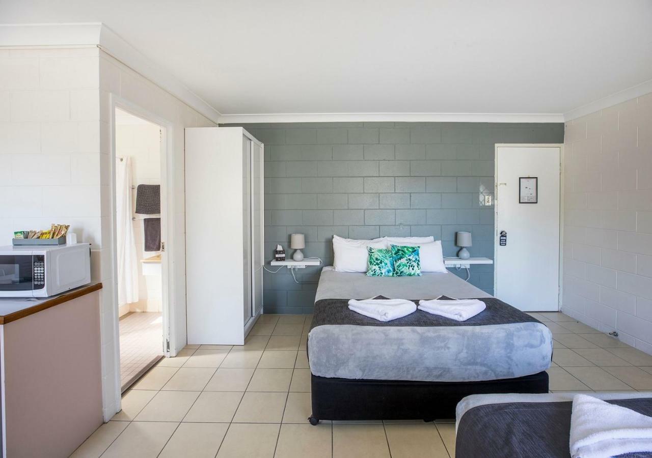 Banjo Paterson Motor Inn Таунсвилл Экстерьер фото