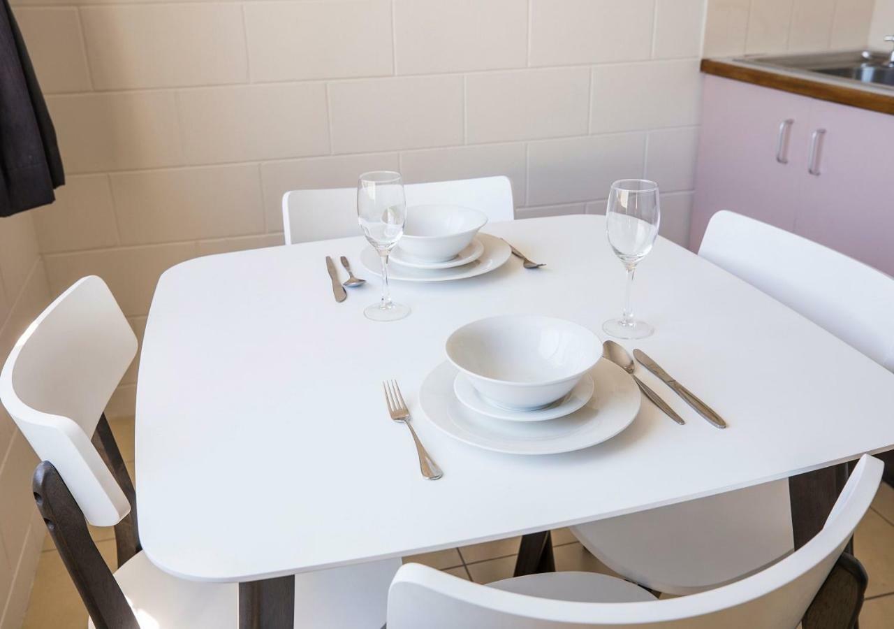 Banjo Paterson Motor Inn Таунсвилл Экстерьер фото