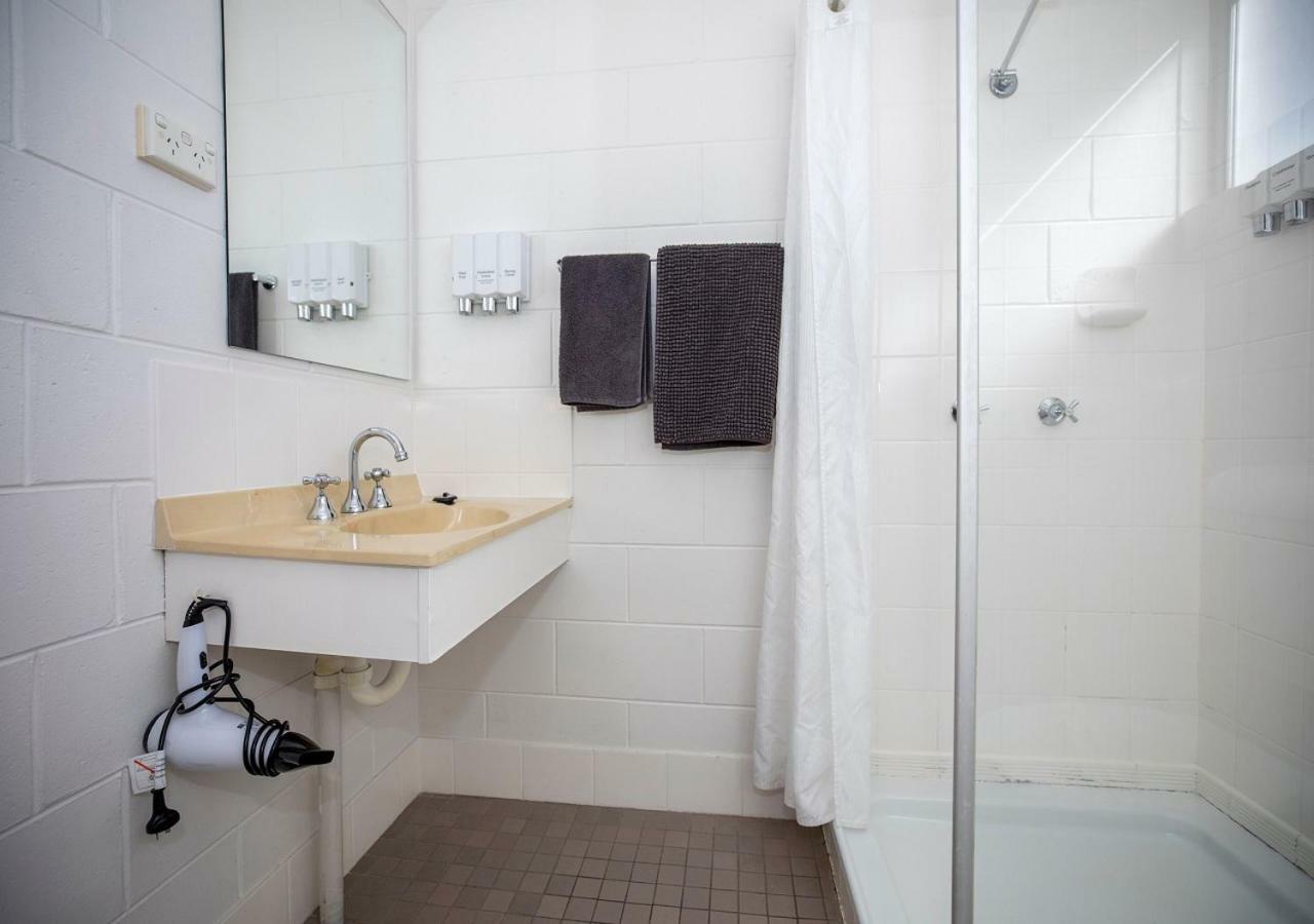 Banjo Paterson Motor Inn Таунсвилл Экстерьер фото