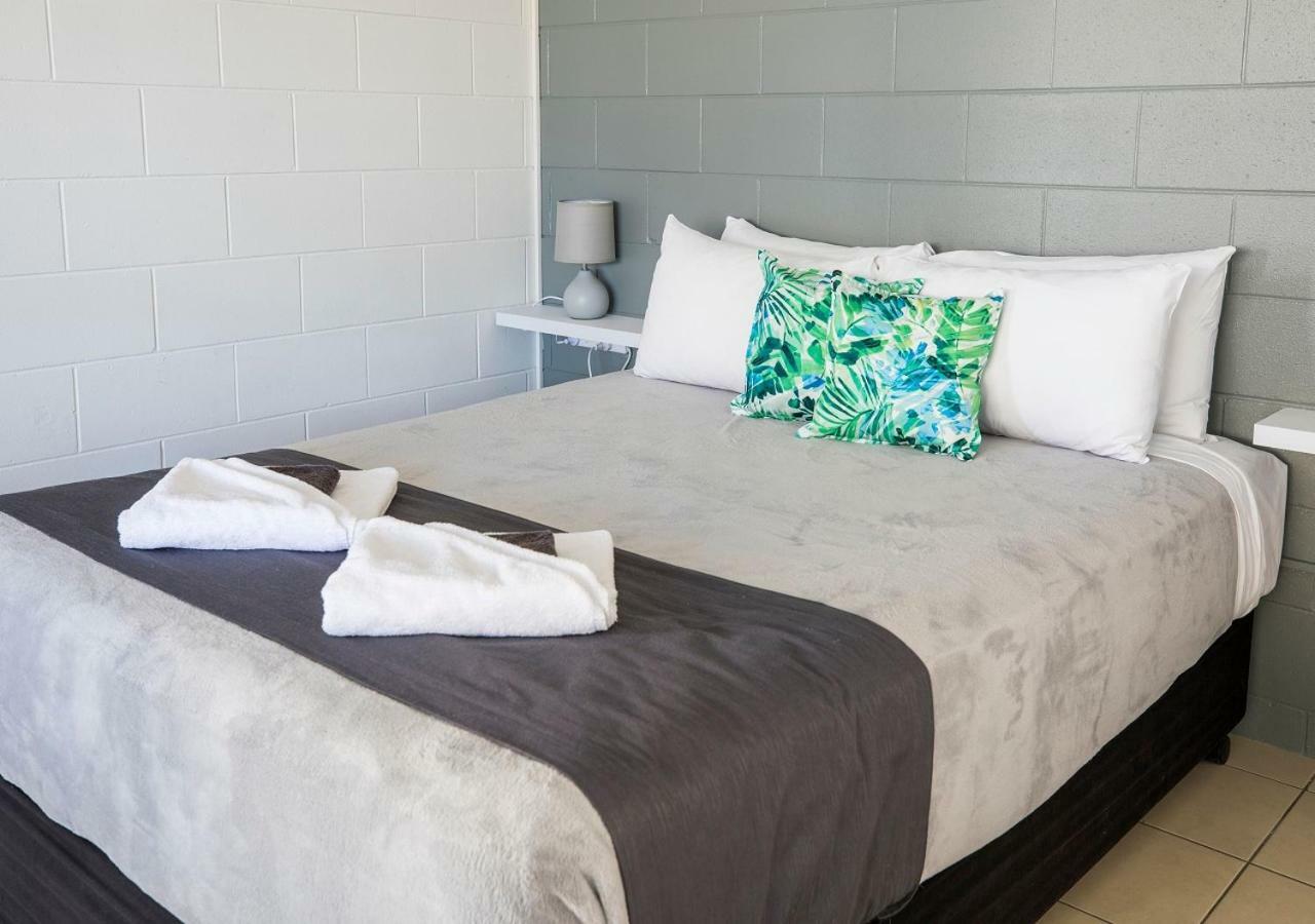 Banjo Paterson Motor Inn Таунсвилл Экстерьер фото